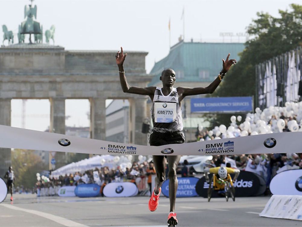 queniano Dennis Kipruto Kimetto vencedor da Maratona de Berlim em 2014